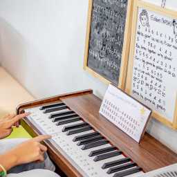 เปียโนพร้อมโน๊ตสำหรับเด็ก